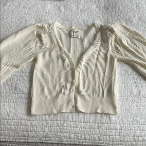 Cream puff sleeve sweater